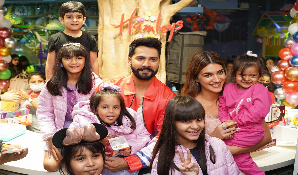 Hamleys Unveils Christmas Top 10 Toys 2022 with Varun Dhawan and Kriti Sanon