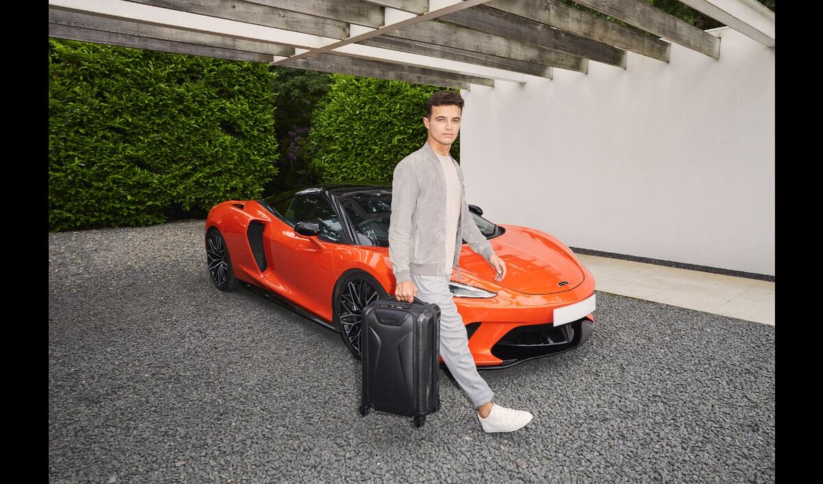 TUMI Unveils Winter 2022 Campaign Entitled “TUMI x McLAREN” TUMI Unveils Winter 2022 Campaign Entitled “TUMI x McLAREN”