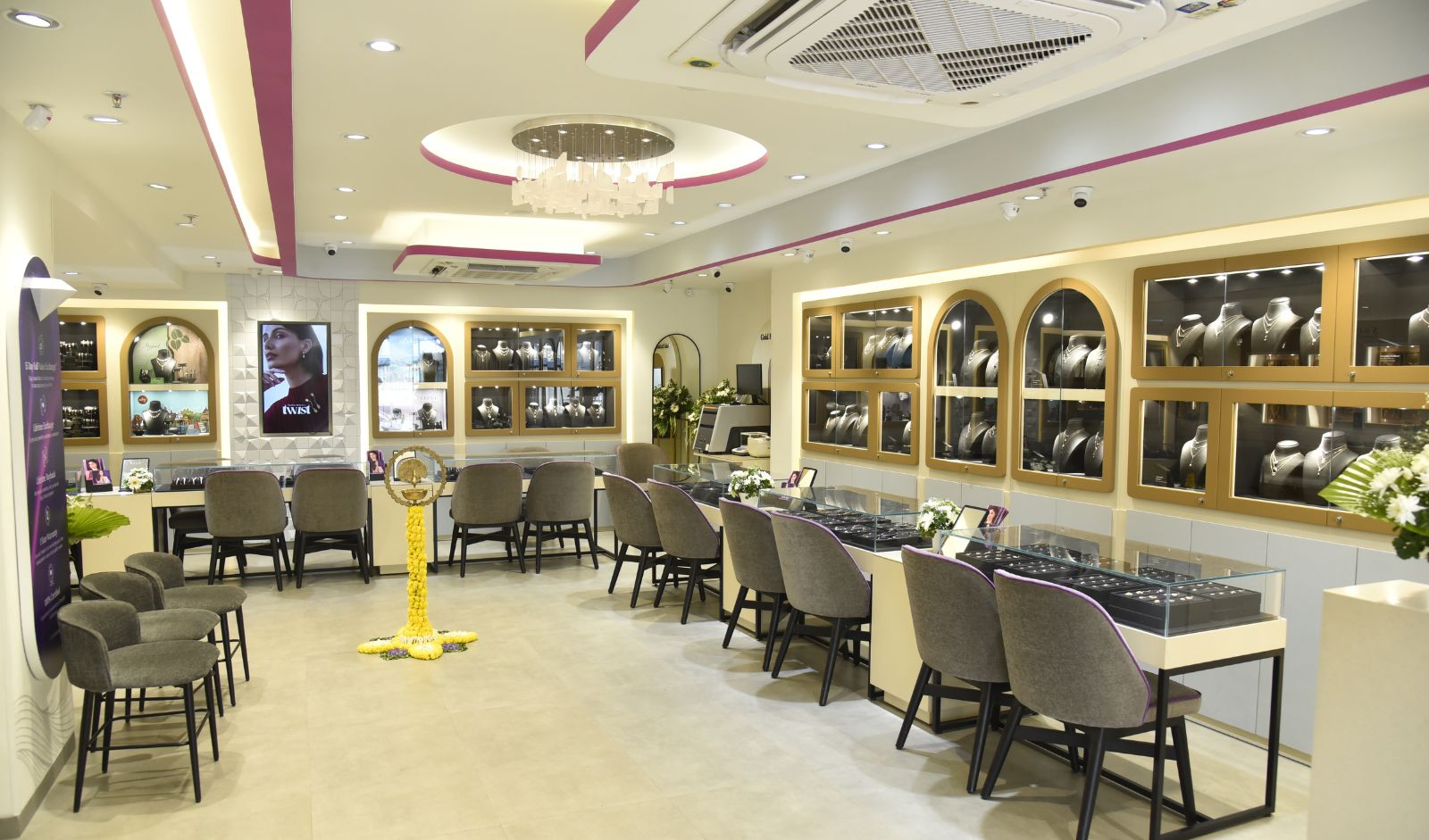 CaratLane Launches New Store in Kolkata's Gariahat, Targets 5-7 New Stores in Eastern India in Coming Months