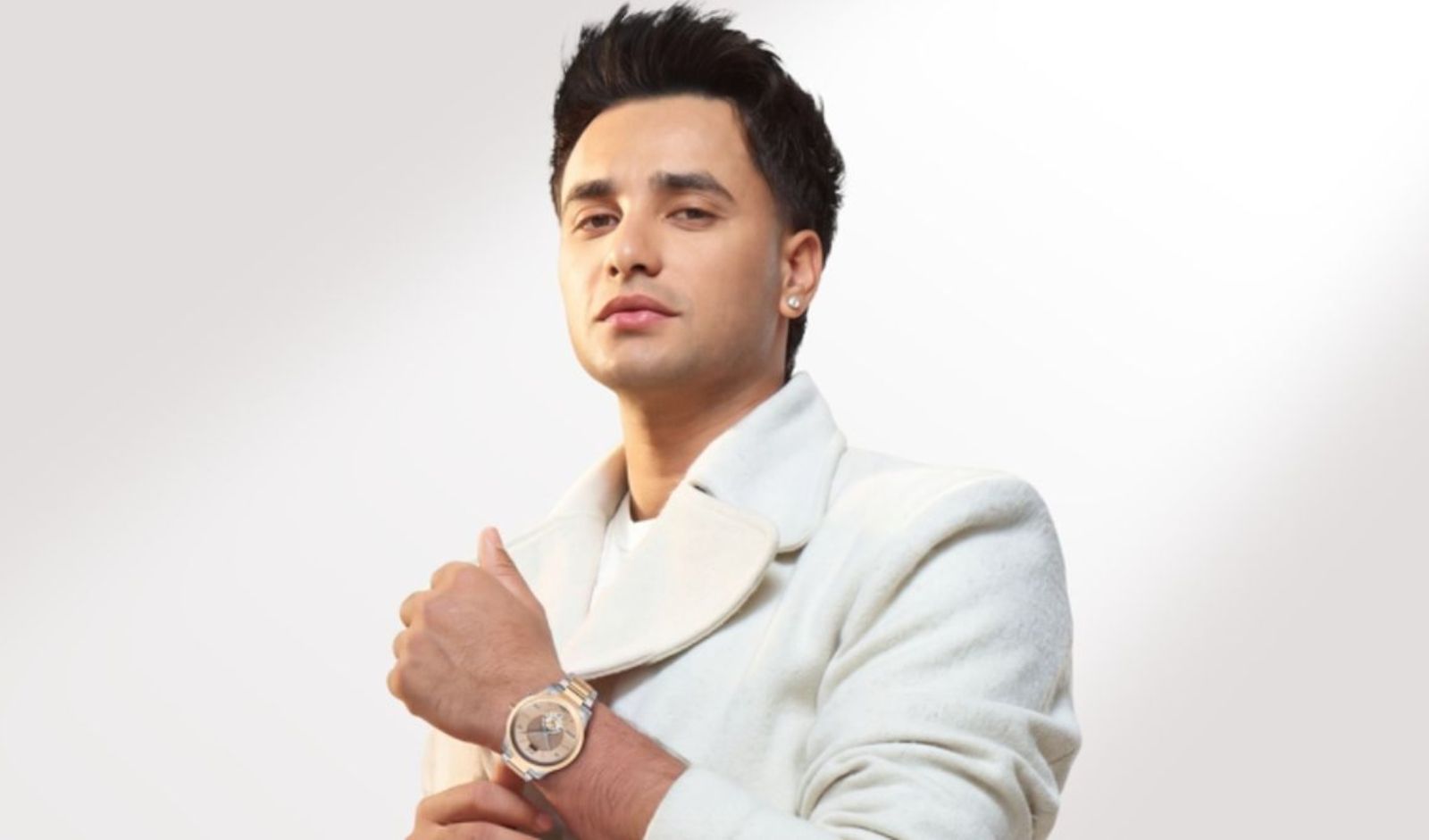 Xylys Features Abhishek Sharma in New Volaris Dual Time Watch Campaign