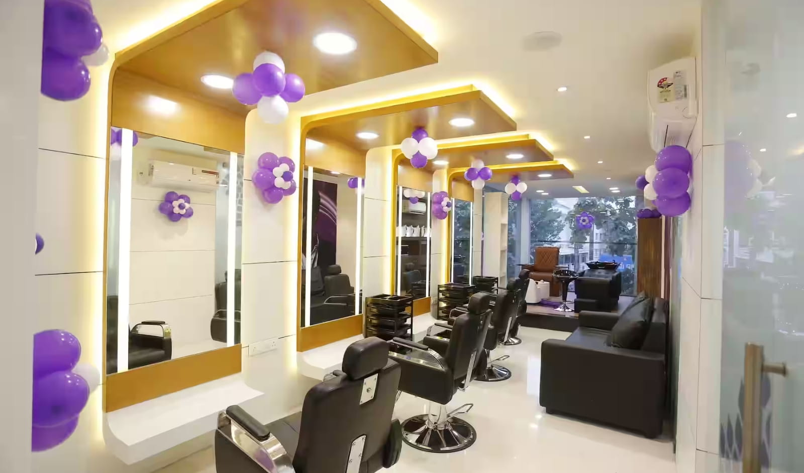 Naturals Salon