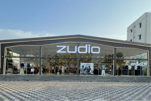 Zudio fast fashion retail store image
